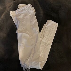 American Eagle-White Distressed Jeans-women’s 0